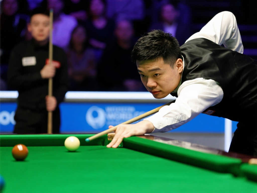 斯诺克世锦赛:奥沙利文强势领先庞俊旭12-4,决战第三阶段明日清晨上演 斯诺克世锦赛:奥沙利文强势领先庞俊旭12-4,决战第三阶段明日清晨上演